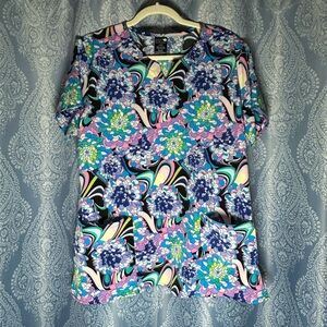 🩺 NWOT Zoe + Chloe Floral Scrub Top | Size Large | Colorful Retro Print 🩺